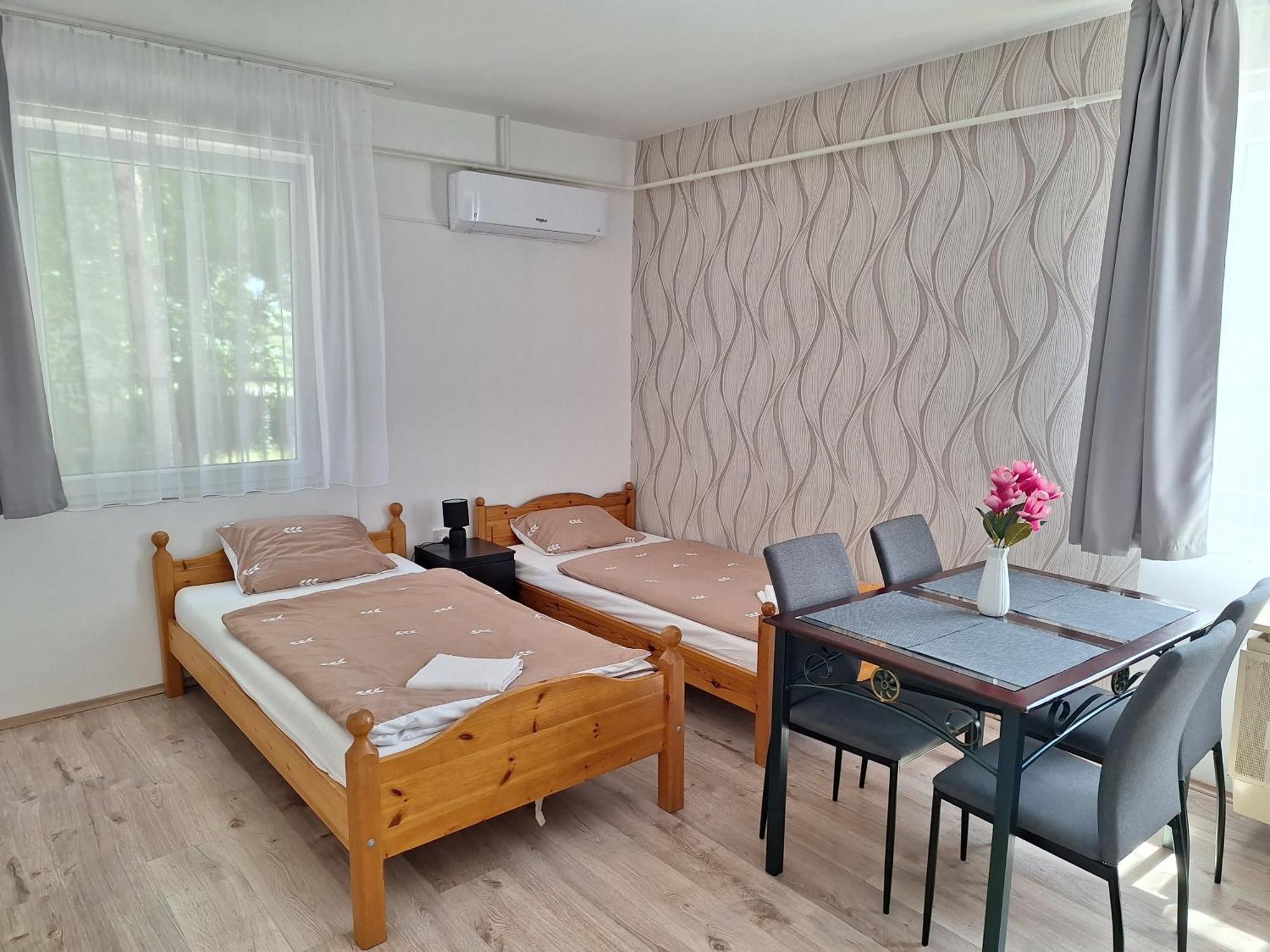 Nikolett Apartman Hajduszoboszlo Luaran gambar